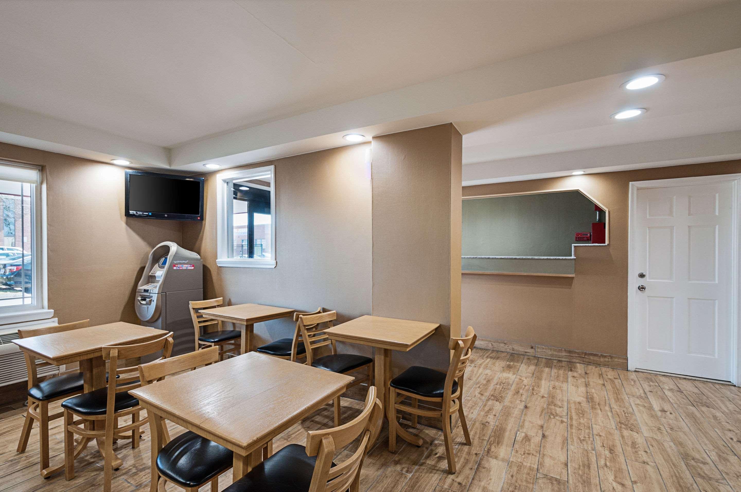 Quality Near Pimlico Racetrack 2*